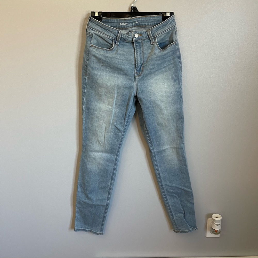 EUC Womens Size 6 Old Navy Straight Jeans